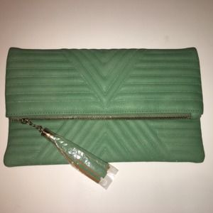 Meet your Posher, Latoya